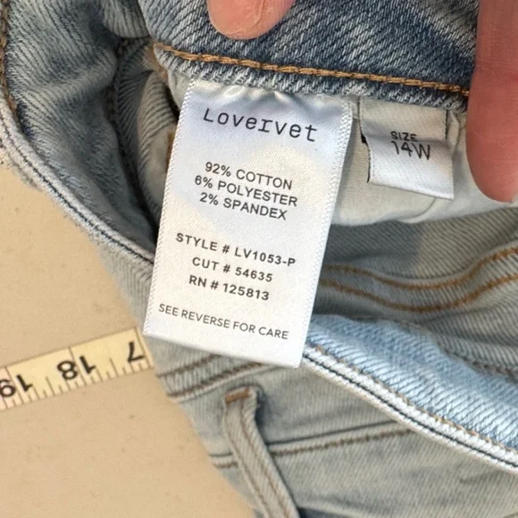 Lovervet - Kick Flare Cropped - Light Wash - 14W - Picture 4 of 12